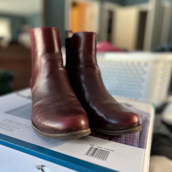 UGG Leather Ankle Booties - Picture 6 of 8